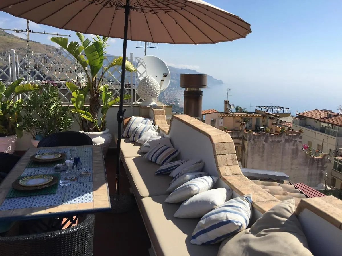 Casa Arico & Shatulle Suites Taormina 0*,