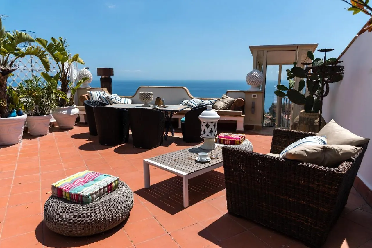 Casa Arico & Shatulle Suites Taormina 0*,