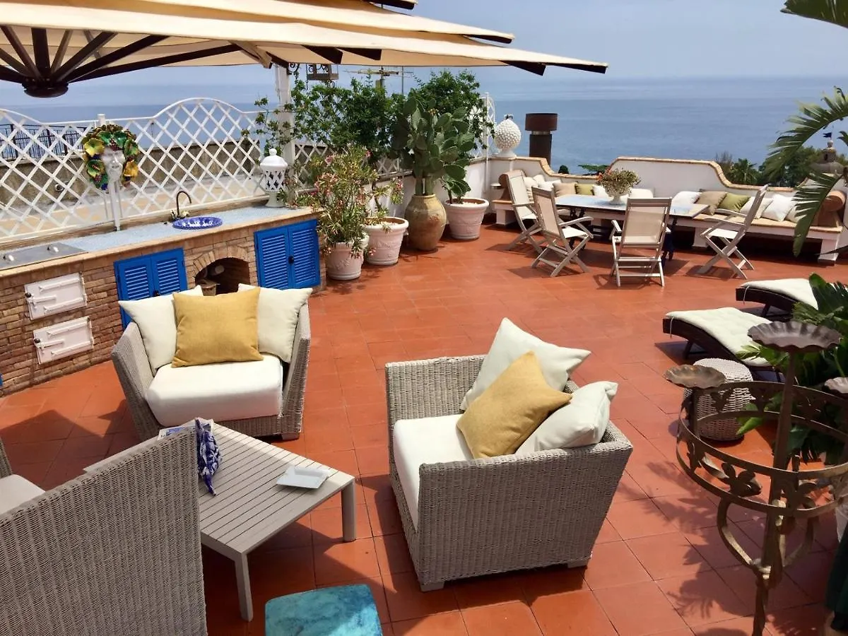 Bed & Breakfast Casa Arico & Shatulle Suites Taormina