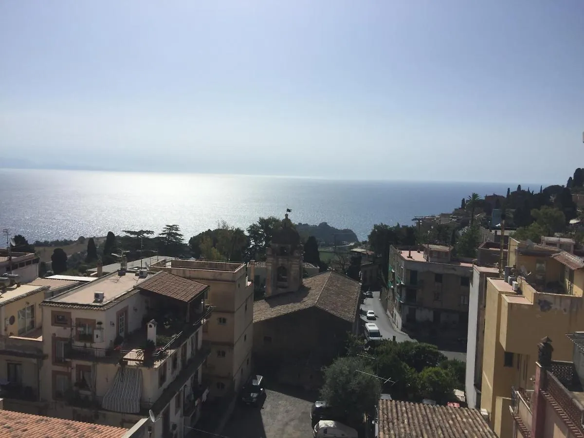 Casa Arico & Shatulle Suites Taormina Frühstückspension