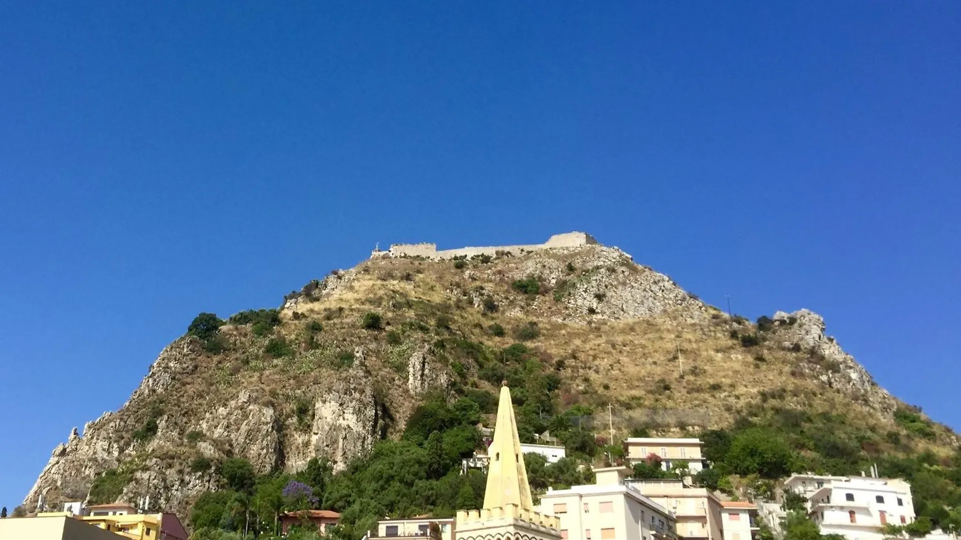 Casa Arico & Shatulle Suites Taormina Bed & Breakfast