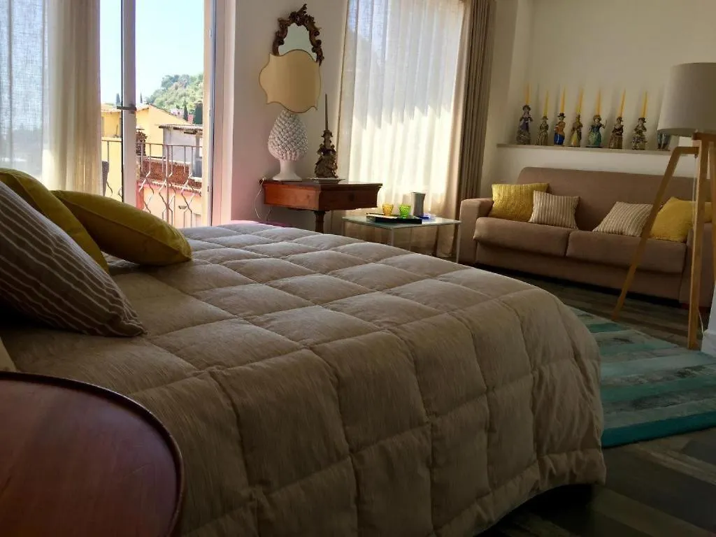 Casa Arico & Shatulle Suites Taormina Bed & Breakfast