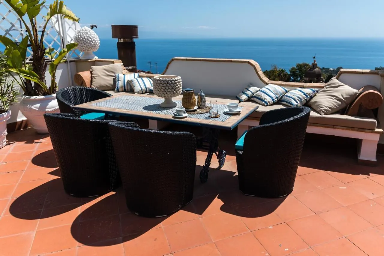 Casa Arico & Shatulle Suites Taormina 0*,  Italy