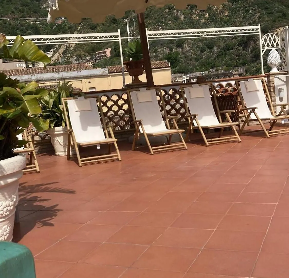 Bed & Breakfast Casa Arico & Shatulle Suites Taormina